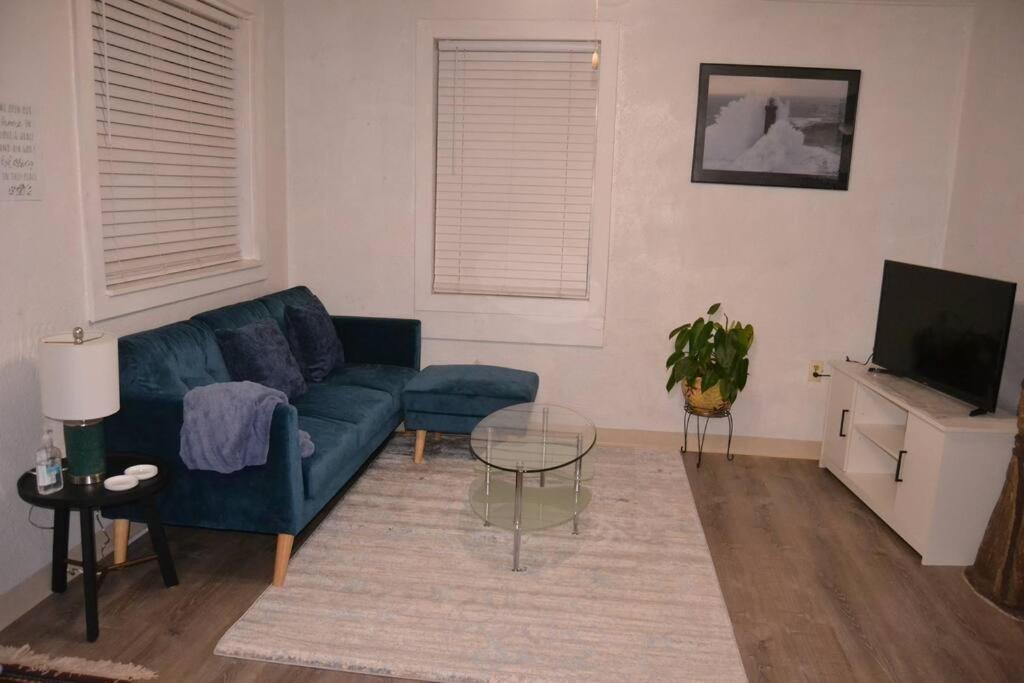 Bright And Cozy Lighthouse Cottage In Greenville Sc ภายนอก รูปภาพ